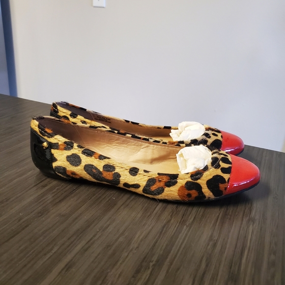 ***SOLD*** Kate Spade calf fur flats size 9.5 - Picture 3 of 8